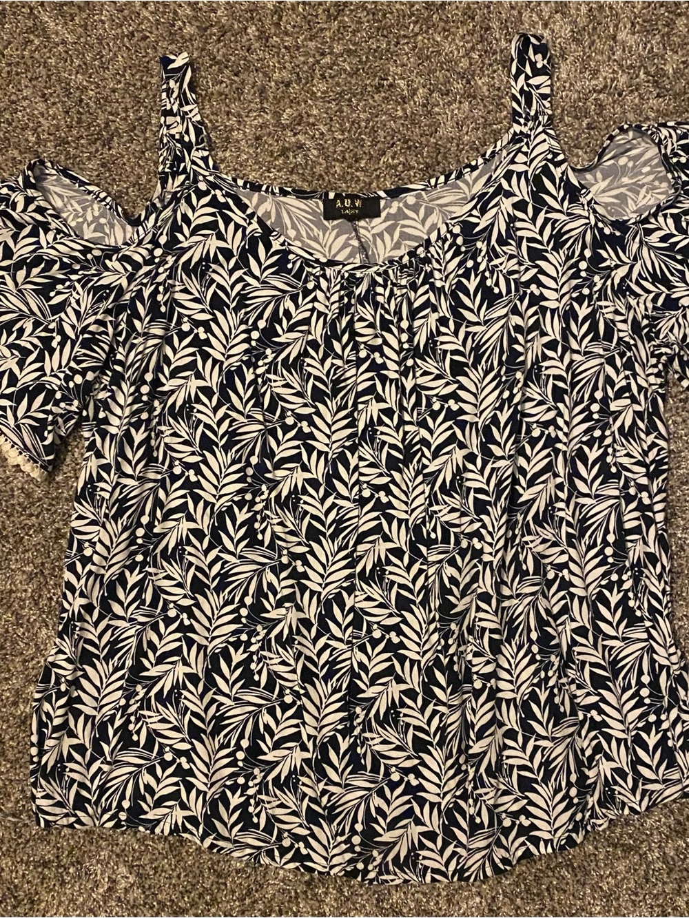 Navy & White Cold-Shoulder leaf Print Top